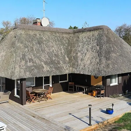 6 Person Holiday In Bl Vand Blåvand